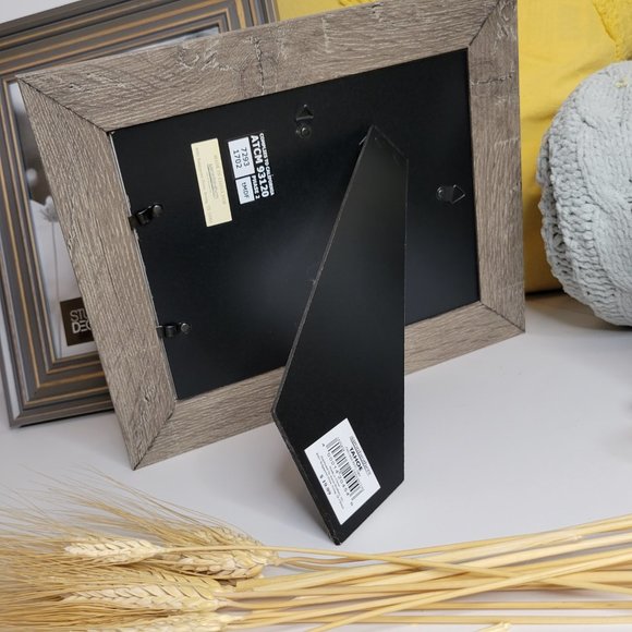 Picture Frame, Rustic Grey Faux Wood, w/ Matting opening 4"x6", (7"x9" Frame) - Picture 2 of 4
